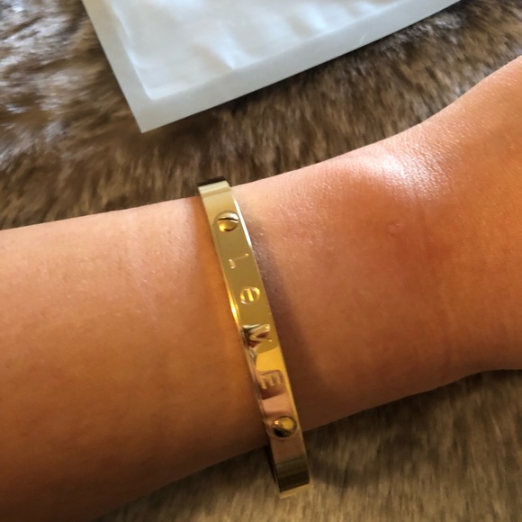 Women’s Love ❤️ bracelet - Picture 3 of 4